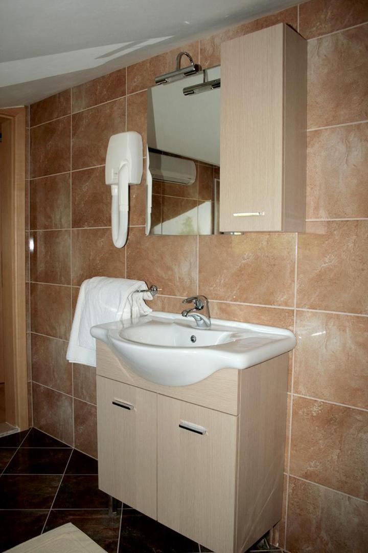 Fineda Grande Apartments Porec Exterior photo