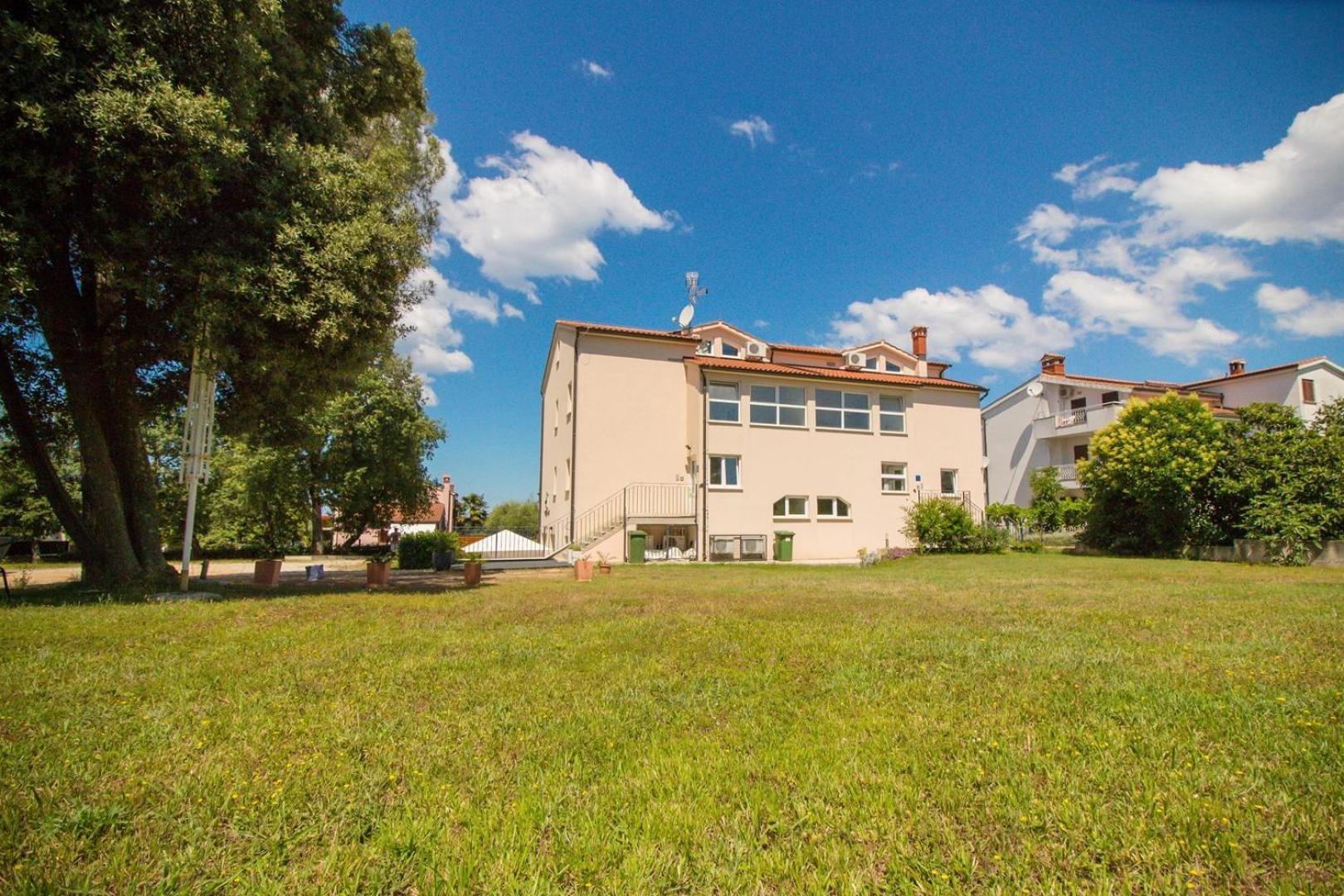 Fineda Grande Apartments Porec Exterior photo